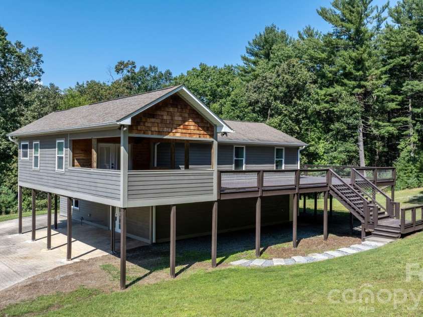 80 Hidden Bluff Lane, Horse Shoe, NC 28742.  MLS# CAR4429058, YatesRealty ID 41012. 