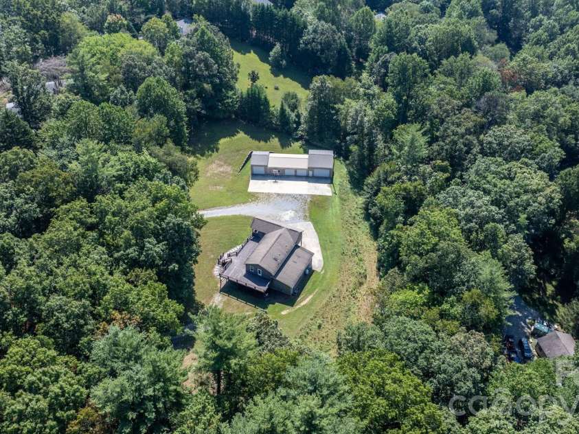 80 Hidden Bluff Lane, Horse Shoe, NC 28742.  MLS# CAR4429058, YatesRealty ID 41012. 