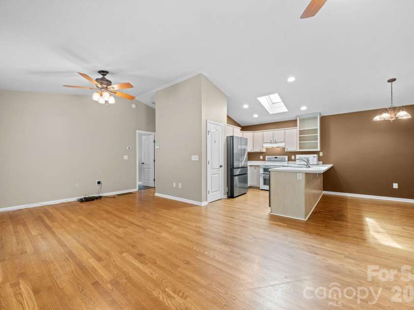 80 Hidden Bluff Lane, Horse Shoe, NC 28742.  MLS# CAR4429058, YatesRealty ID 41012. 