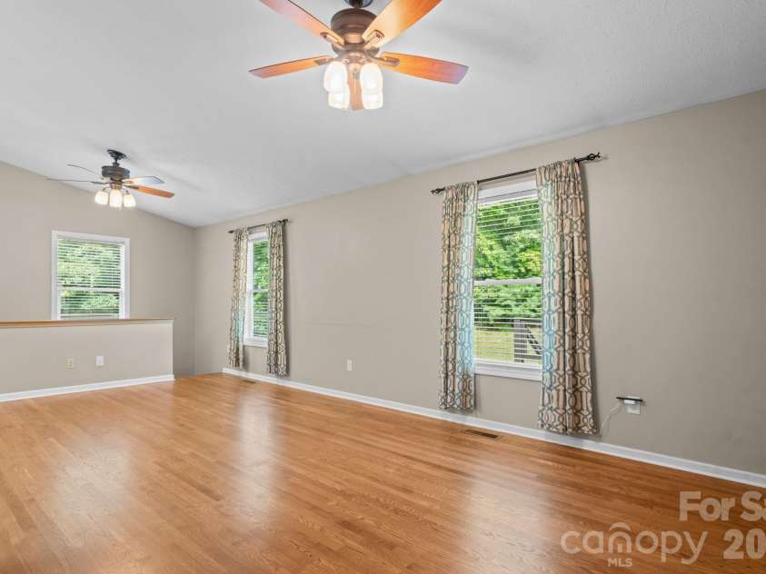 80 Hidden Bluff Lane, Horse Shoe, NC 28742.  MLS# CAR4429058, YatesRealty ID 41012. 