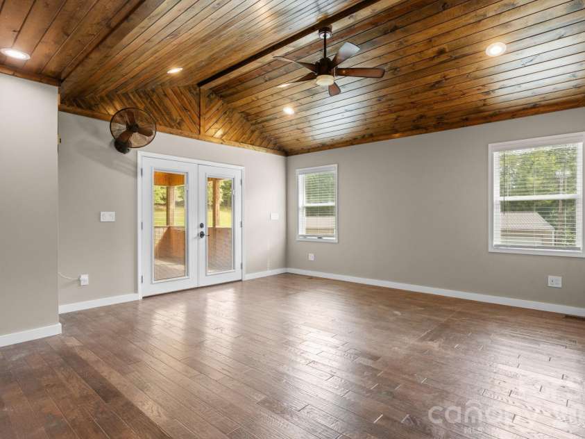 80 Hidden Bluff Lane, Horse Shoe, NC 28742.  MLS# CAR4429058, YatesRealty ID 41012. 