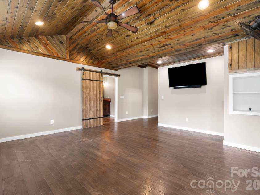 80 Hidden Bluff Lane, Horse Shoe, NC 28742.  MLS# CAR4429058, YatesRealty ID 41012. 