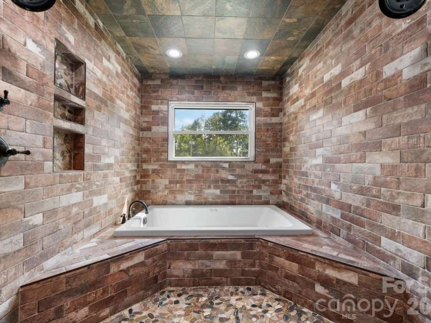 80 Hidden Bluff Lane, Horse Shoe, NC 28742.  MLS# CAR4429058, YatesRealty ID 41012. 