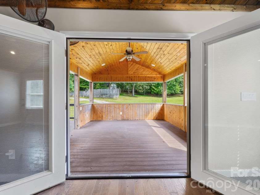 80 Hidden Bluff Lane, Horse Shoe, NC 28742.  MLS# CAR4429058, YatesRealty ID 41012. 