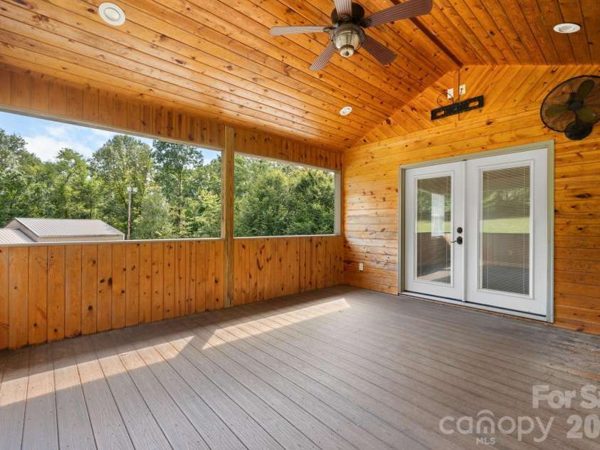 80 Hidden Bluff Lane, Horse Shoe, NC 28742.  MLS# CAR4429058, YatesRealty ID 41012. 