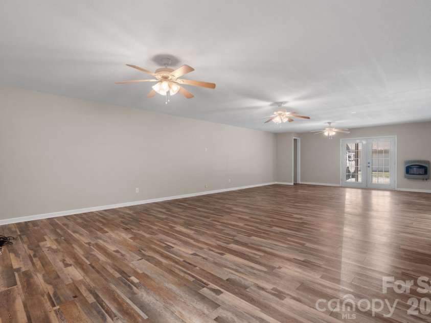 80 Hidden Bluff Lane, Horse Shoe, NC 28742.  MLS# CAR4429058, YatesRealty ID 41012. 