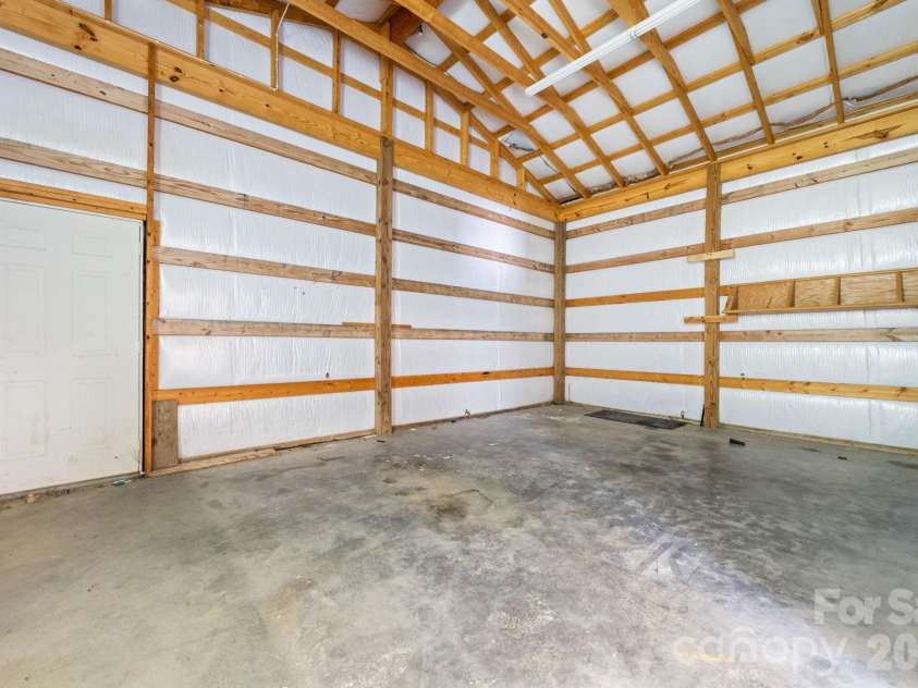 80 Hidden Bluff Lane, Horse Shoe, NC 28742.  MLS# CAR4429058, YatesRealty ID 41012. 