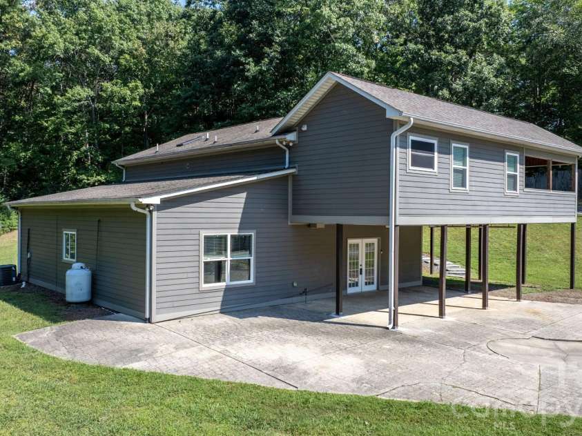80 Hidden Bluff Lane, Horse Shoe, NC 28742.  MLS# CAR4429058, YatesRealty ID 41012. 