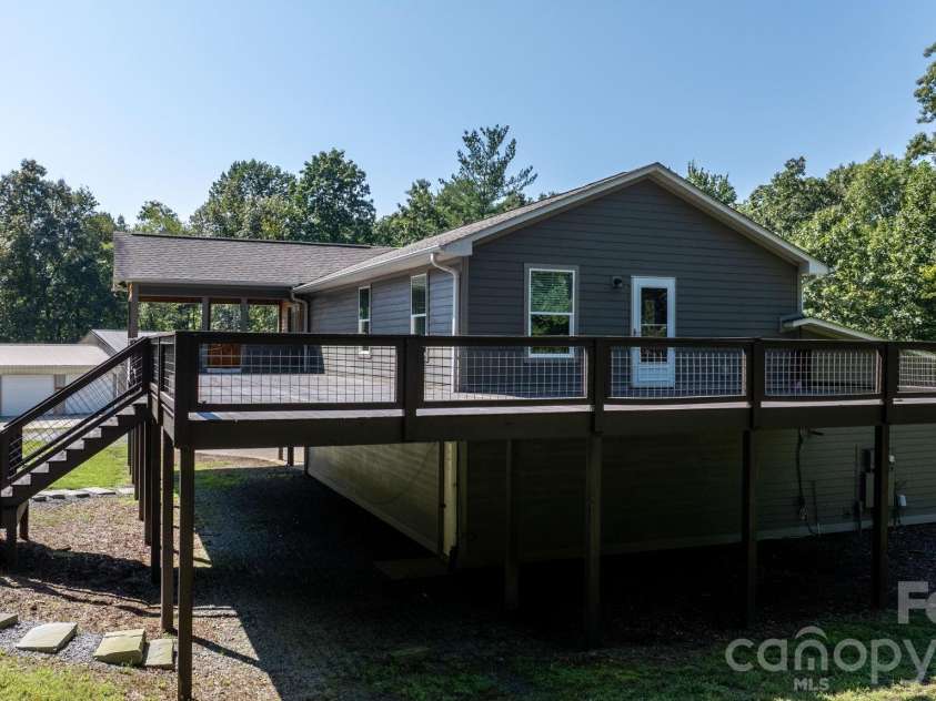 80 Hidden Bluff Lane, Horse Shoe, NC 28742.  MLS# CAR4429058, YatesRealty ID 41012. 