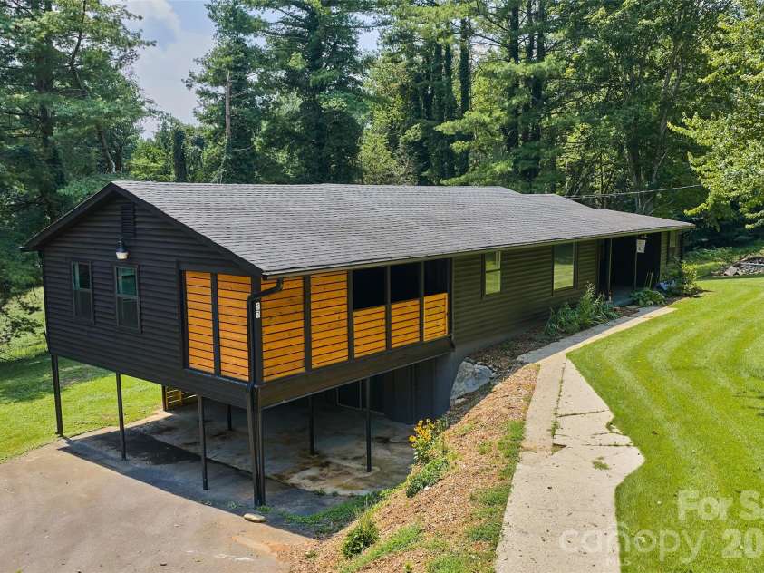 75 Old Macedonia Road, Alexander, NC 28701.  MLS# CAR4408770, YatesRealty ID 41014. Welcome to 75 Old Macedonia Rd!
