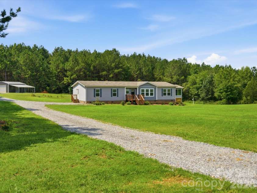 135 Thamon Road, Shelby, NC 28150.  MLS# CAR4405605, YatesRealty ID 41016. 
