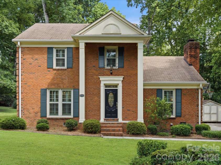 9732 Leeswood Lane, Matthews, NC 28105.  MLS# CAR4407441, YatesRealty ID 41017. 