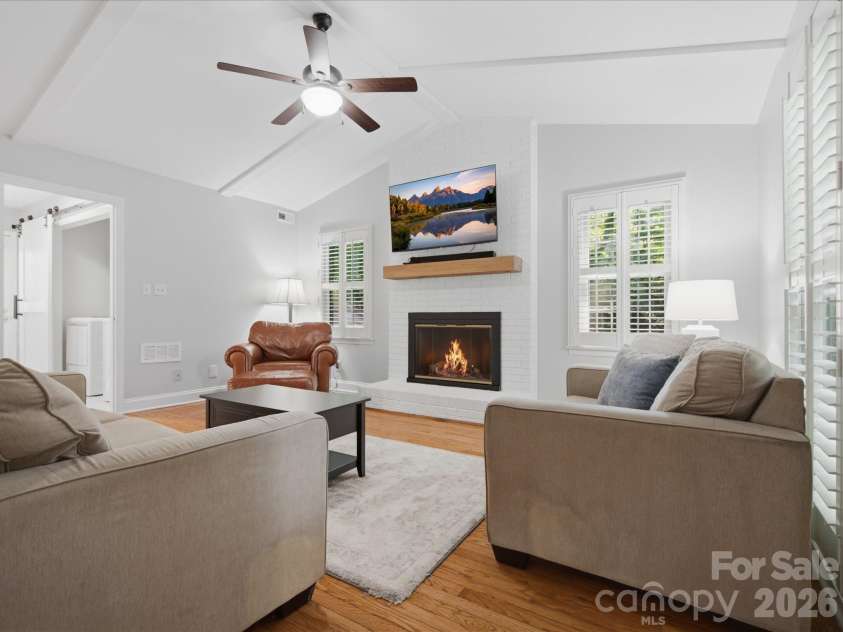 9732 Leeswood Lane, Matthews, NC 28105.  MLS# CAR4407441, YatesRealty ID 41017. 