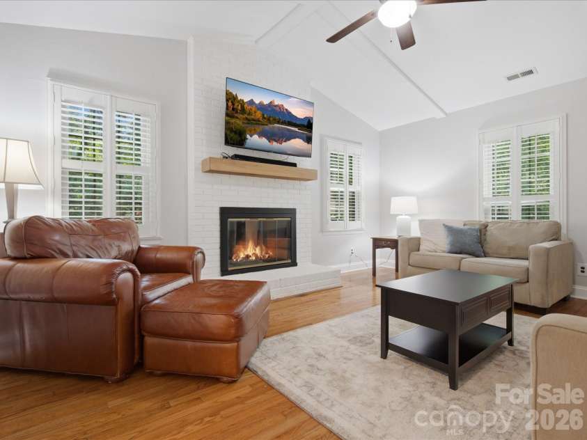 9732 Leeswood Lane, Matthews, NC 28105.  MLS# CAR4407441, YatesRealty ID 41017. 
