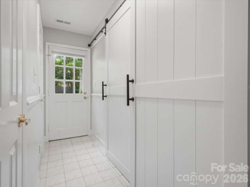 9732 Leeswood Lane, Matthews, NC 28105.  MLS# CAR4407441, YatesRealty ID 41017. 