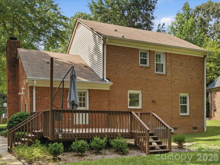 9732 Leeswood Lane, Matthews, NC 28105.  MLS# CAR4407441, YatesRealty ID 41017. 