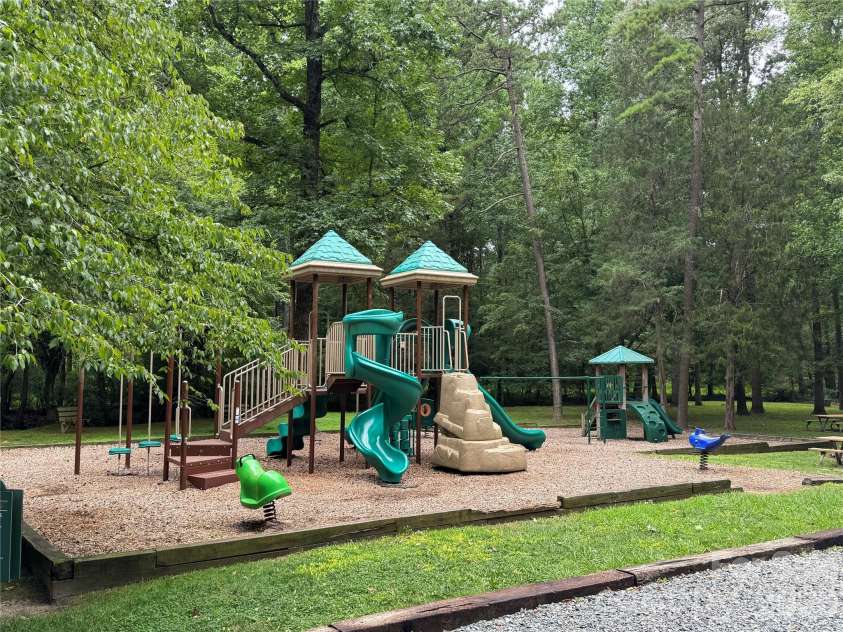 9732 Leeswood Lane, Matthews, NC 28105.  MLS# CAR4407441, YatesRealty ID 41017. 