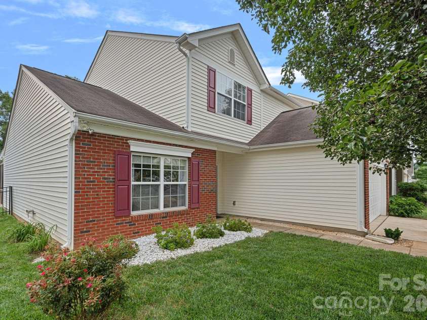 3006 Centerview Drive, Indian Trail, NC 28079.  MLS# CAR4408368, YatesRealty ID 41018. 