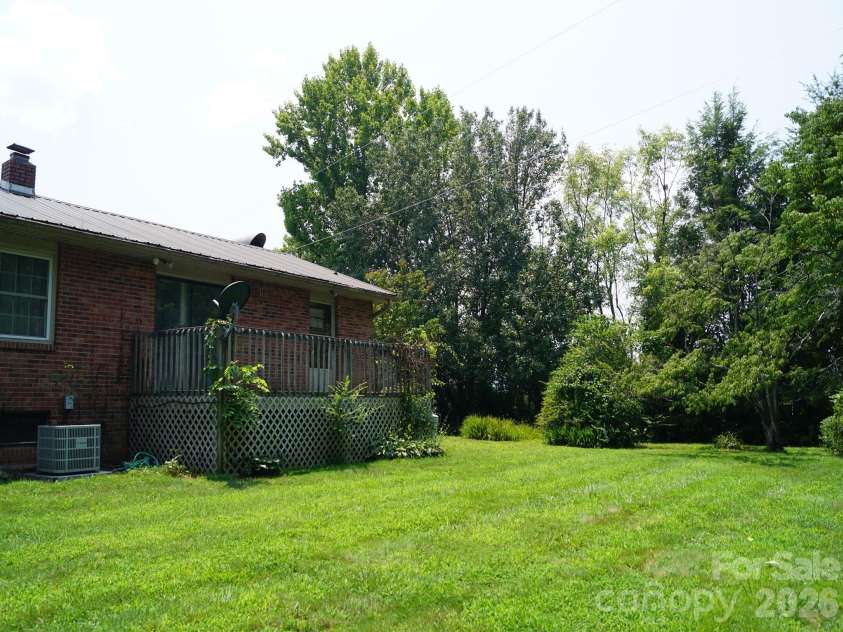 887 Upward Road, Flat Rock, NC 28731.  MLS# CAR4408229, YatesRealty ID 41019. 