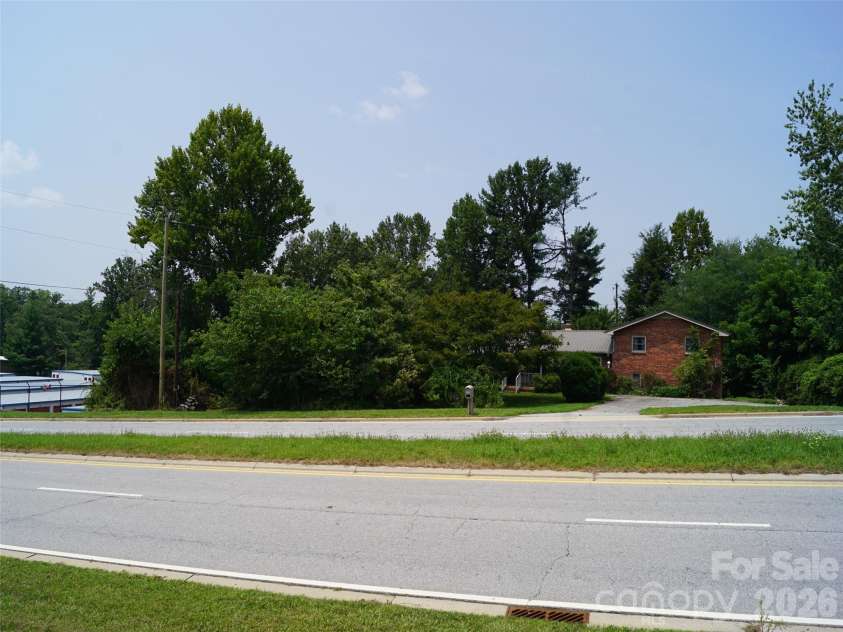 887 Upward Road, Flat Rock, NC 28731.  MLS# CAR4408229, YatesRealty ID 41019. 