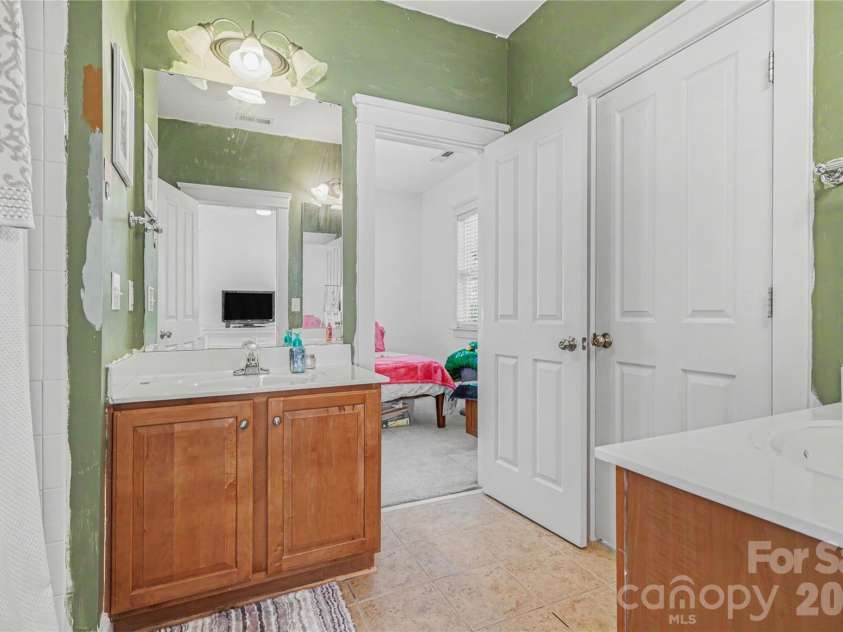 10224 Tolleson Avenue, Charlotte, NC 28277.  MLS# CAR4403686, YatesRealty ID 41021. 