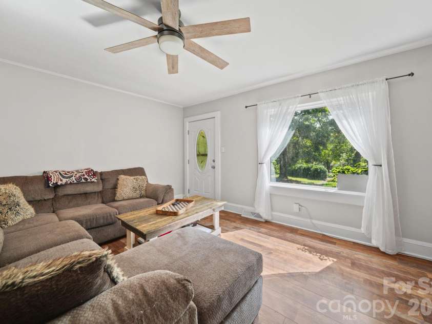 305 Milford Drive, Salisbury, NC 28144.  MLS# CAR4406904, YatesRealty ID 41022. 