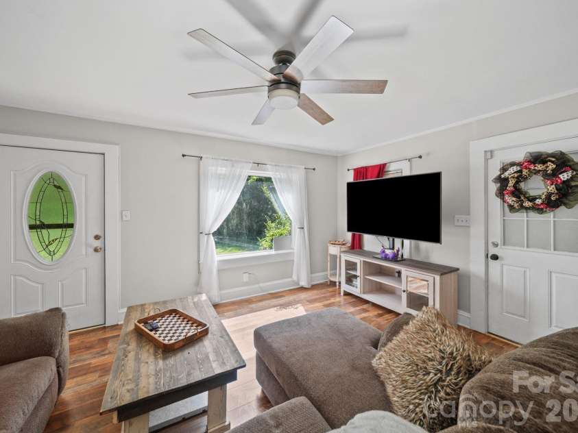 305 Milford Drive, Salisbury, NC 28144.  MLS# CAR4406904, YatesRealty ID 41022. 