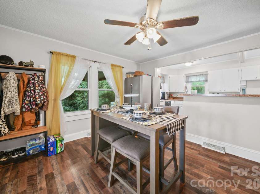 305 Milford Drive, Salisbury, NC 28144.  MLS# CAR4406904, YatesRealty ID 41022. 