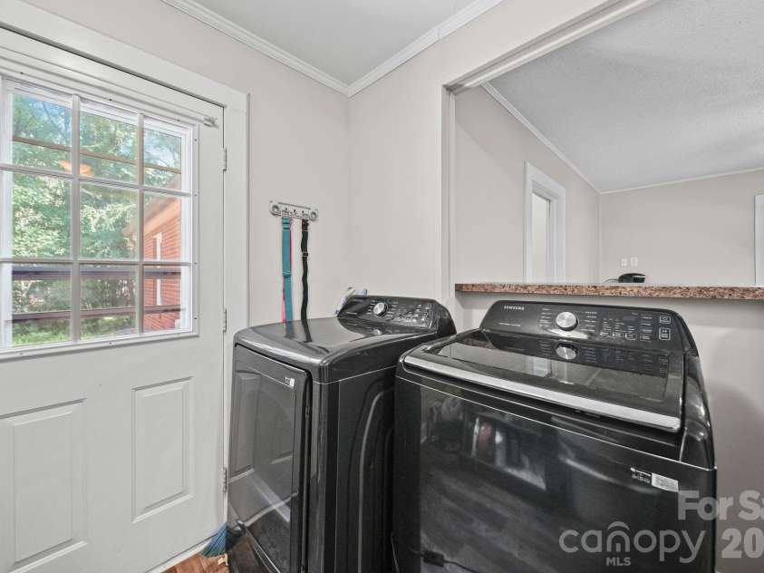 305 Milford Drive, Salisbury, NC 28144.  MLS# CAR4406904, YatesRealty ID 41022. 