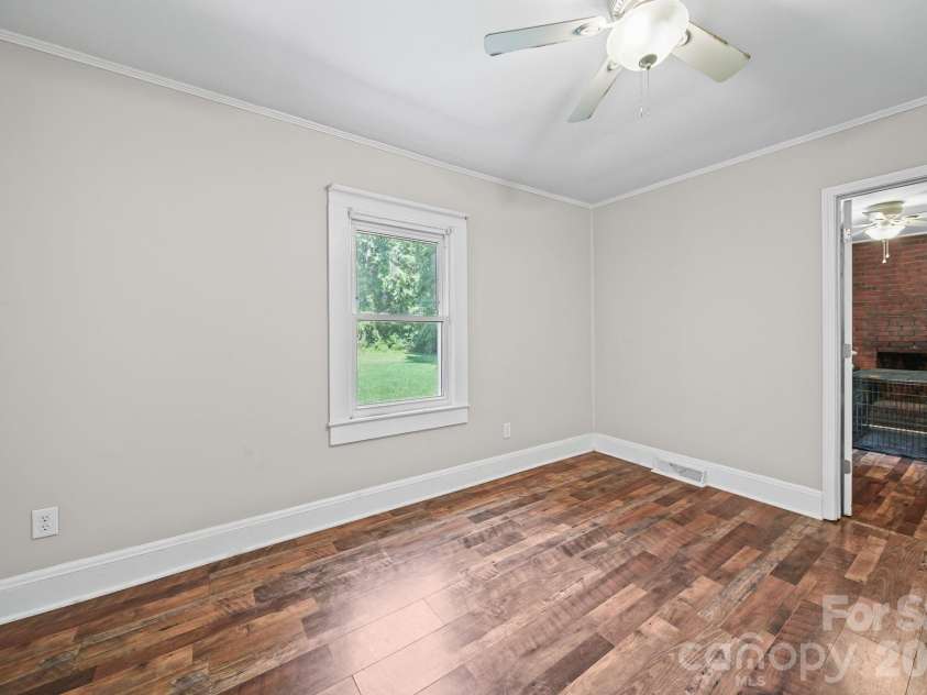 305 Milford Drive, Salisbury, NC 28144.  MLS# CAR4406904, YatesRealty ID 41022. 