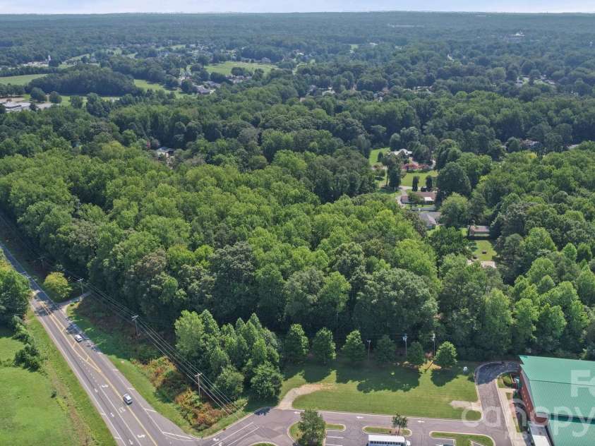 305 Milford Drive, Salisbury, NC 28144.  MLS# CAR4406904, YatesRealty ID 41022. 