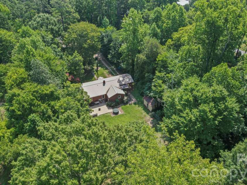 305 Milford Drive, Salisbury, NC 28144.  MLS# CAR4406904, YatesRealty ID 41022. 
