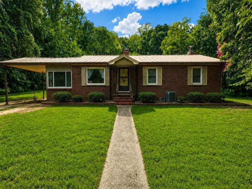 305 Milford Drive, Salisbury, NC 28144.  MLS# CAR4406904, YatesRealty ID 41022. AI Generated