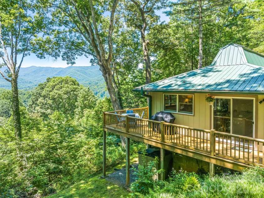 460 Speedwell Acres Road, Cullowhee, NC 28723.  MLS# CAR4410072, YatesRealty ID 41023. 