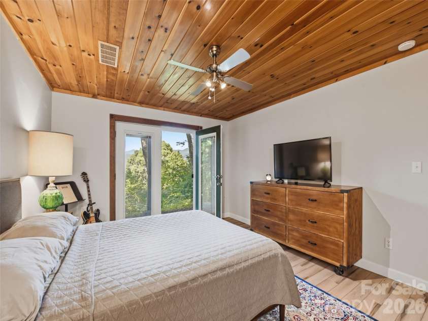 460 Speedwell Acres Road, Cullowhee, NC 28723.  MLS# CAR4410072, YatesRealty ID 41023. 