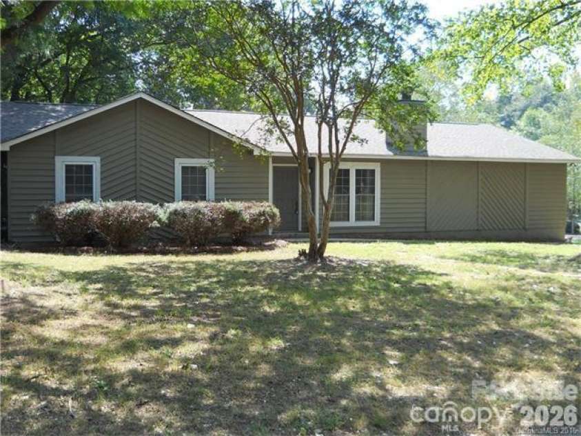 8631 Carmel Road, Charlotte, NC 28226.  MLS# CAR4395790, YatesRealty ID 41025. 