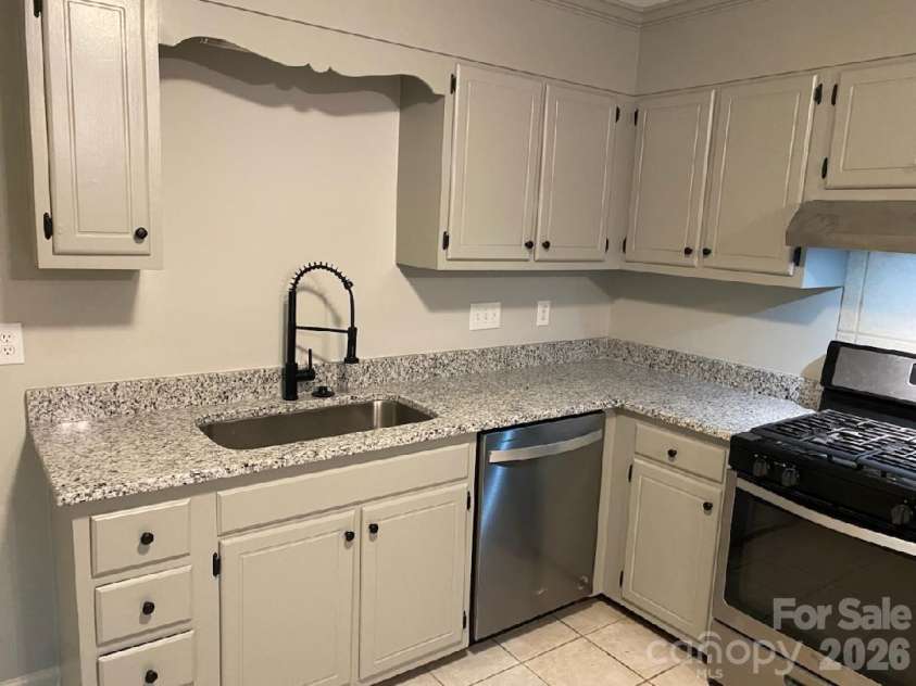 8631 Carmel Road, Charlotte, NC 28226.  MLS# CAR4395790, YatesRealty ID 41025. 
