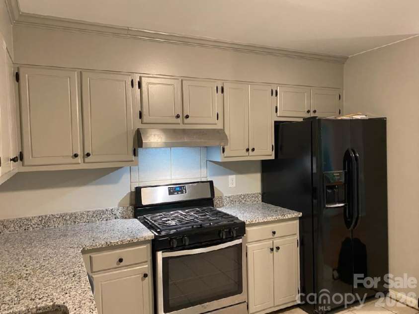 8631 Carmel Road, Charlotte, NC 28226.  MLS# CAR4395790, YatesRealty ID 41025. 