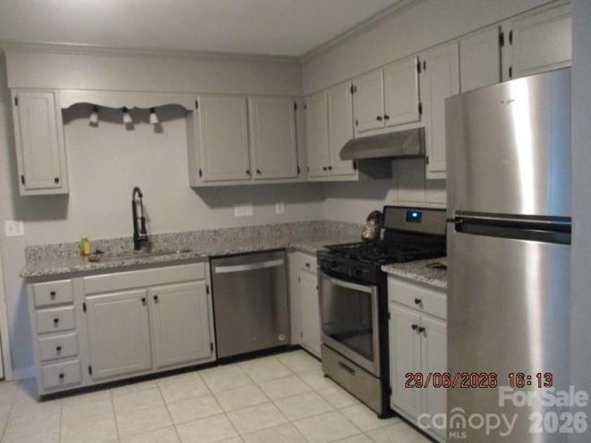 8631 Carmel Road, Charlotte, NC 28226.  MLS# CAR4395790, YatesRealty ID 41025. 