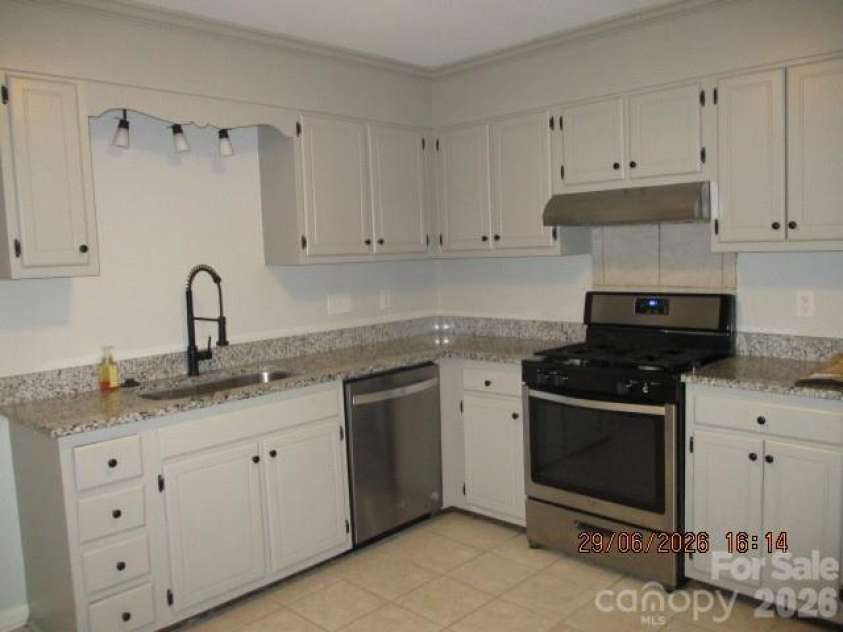 8631 Carmel Road, Charlotte, NC 28226.  MLS# CAR4395790, YatesRealty ID 41025. 