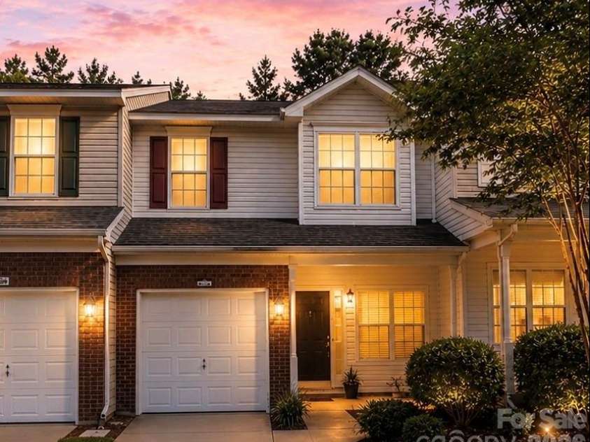 13927 Singleleaf Lane, Charlotte, NC 28278.  MLS# CAR4408876, YatesRealty ID 41028. 