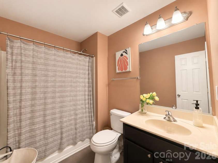 13927 Singleleaf Lane, Charlotte, NC 28278.  MLS# CAR4408876, YatesRealty ID 41028. 