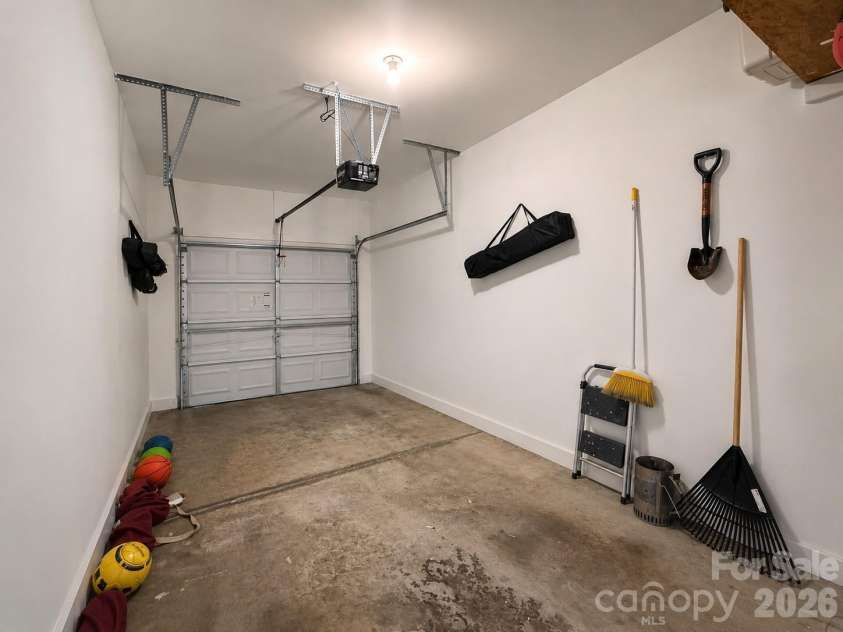 13927 Singleleaf Lane, Charlotte, NC 28278.  MLS# CAR4408876, YatesRealty ID 41028. 