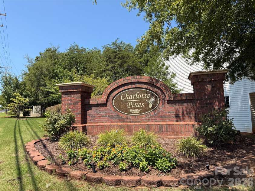 13927 Singleleaf Lane, Charlotte, NC 28278.  MLS# CAR4408876, YatesRealty ID 41028. 