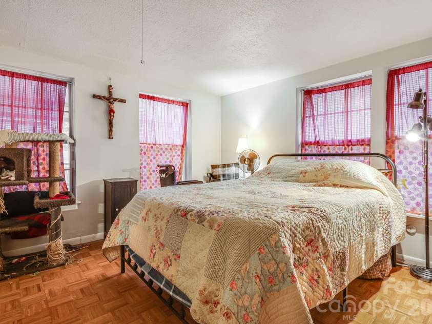 55 Heavenly Lane, Fairview, NC 28730.  MLS# CAR4341248, YatesRealty ID 4103. 