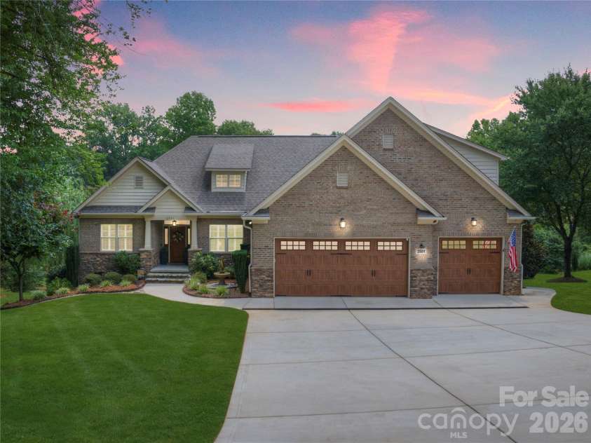 2551 Eagle Drive, Conover, NC 28613.  MLS# CAR4408990, YatesRealty ID 41030. Beautifully maintained fully brick home!