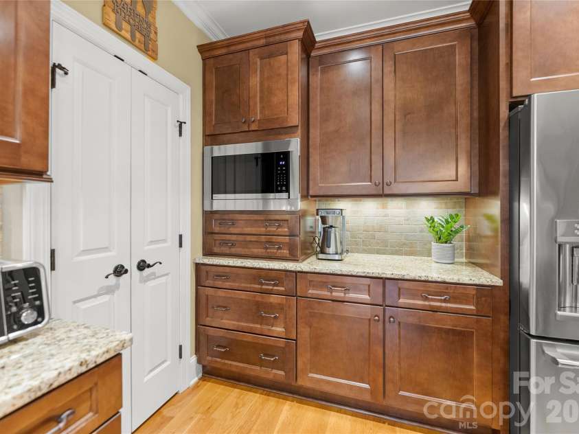 2551 Eagle Drive, Conover, NC 28613.  MLS# CAR4408990, YatesRealty ID 41030. Kitchen