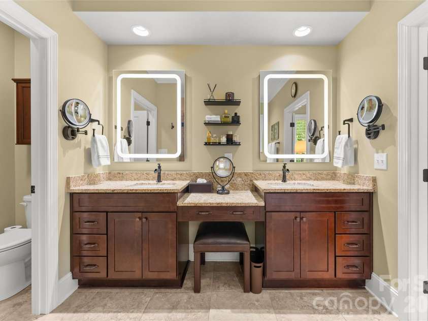 2551 Eagle Drive, Conover, NC 28613.  MLS# CAR4408990, YatesRealty ID 41030. Primary Bath