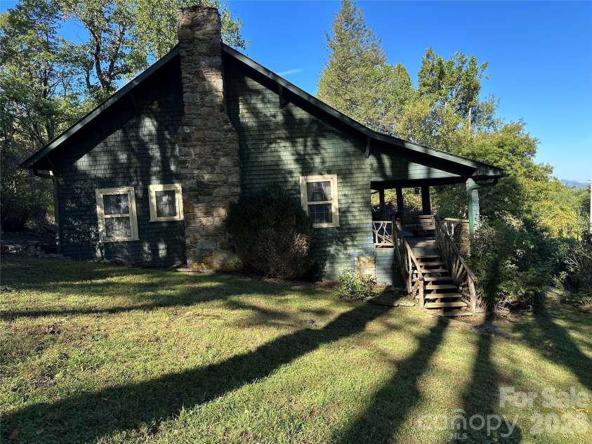 16 Osborn Knob Road, Little Switzerland, NC 28749.  MLS# CAR4407925, YatesRealty ID 41031. 
