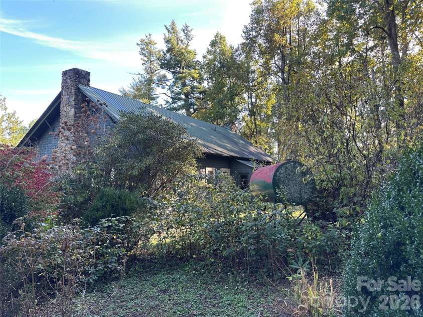 16 Osborn Knob Road, Little Switzerland, NC 28749.  MLS# CAR4407925, YatesRealty ID 41031. 